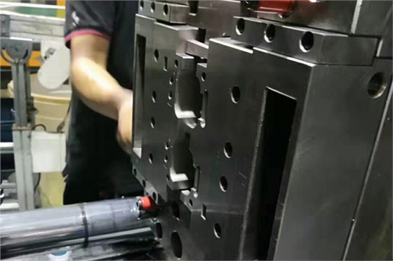 深圳藍(lán)牙耳機(jī)模具廠哪家行？博騰納13年專(zhuān)業(yè)對(duì)口您不了解一下？