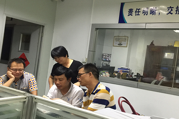 珠三角塑膠模具定制廠家，就是省心省力還省時(shí)?。?！