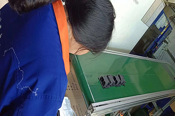 塑膠模具知識——冷除了加衣服，還要注意「加強(qiáng)筋」