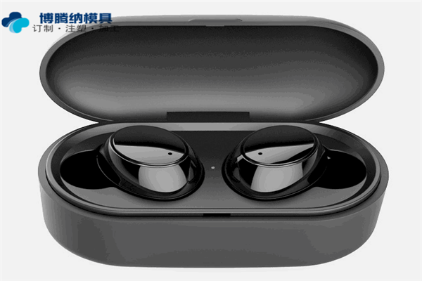博騰納出品的藍(lán)牙耳機(jī)模具加工技術(shù)：有分模線(xiàn)，但你看不見(jiàn)！
